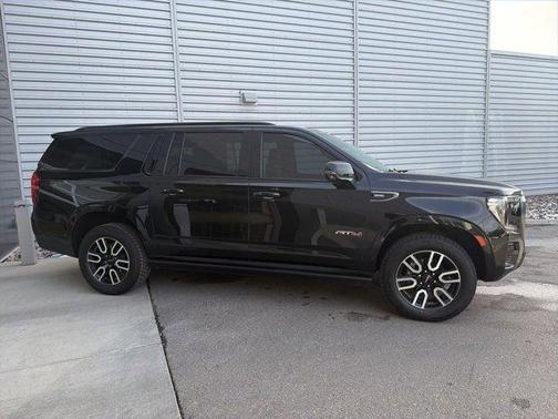2023 GMC Yukon XL AT4