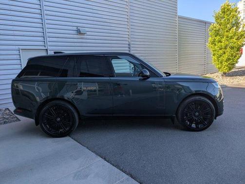2025 Land Rover Range Rover P530 SE