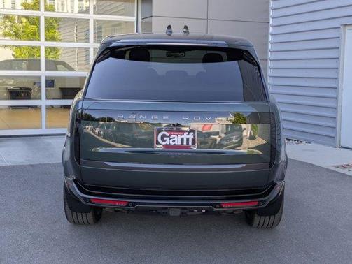 2025 Land Rover Range Rover P530 SE