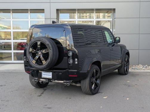 2025 Land Rover Defender P525 V8
