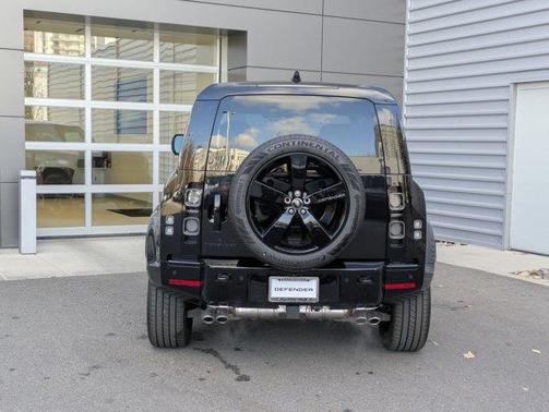 2025 Land Rover Defender P525 V8