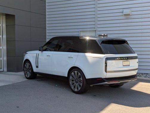 2023 Land Rover Range Rover P530 SE
