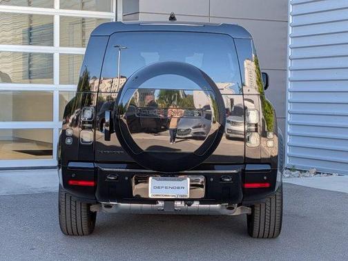 Santorini Black 2026 Land Rover Defender P400 X-Dynamic SE