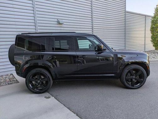 2025 Land Rover Defender P400 X-Dynamic SE