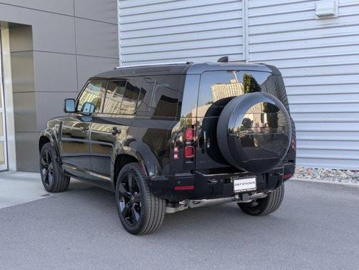 2025 Land Rover Defender P400 X-Dynamic SE