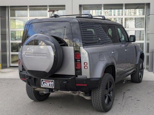 2024 Land Rover Defender 110 P400 X-Dynamic SE