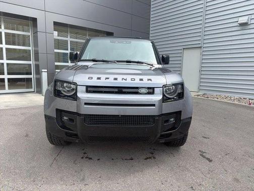 Eiger Grey 2024 Land Rover Defender 110 P400 X-Dynamic SE