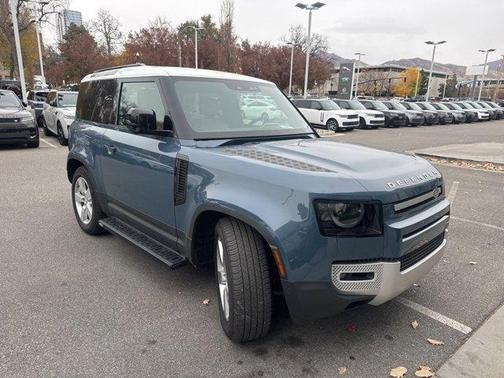 2023 Land Rover Defender SE