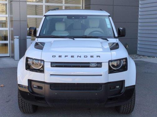 2026 Land Rover Defender 130 X-Dynamic SE