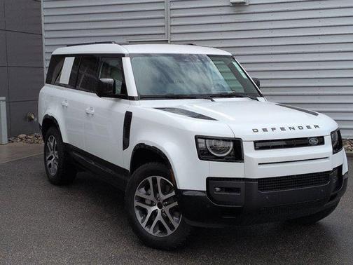 2026 Land Rover Defender 130 X-Dynamic SE