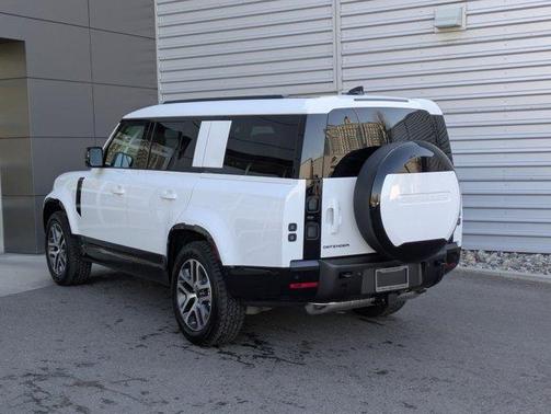 2026 Land Rover Defender 130 X-Dynamic SE