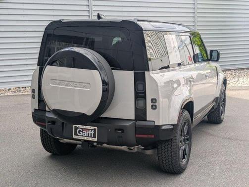 Borasco Grey 2026 Land Rover Defender P400 X-Dynamic SE
