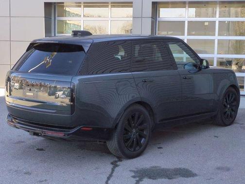 Belgravia Green 2023 Land Rover Range Rover P400 SE