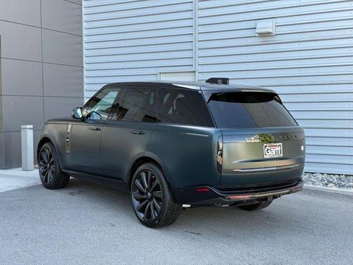 2025 Land Rover Range Rover P615 SV