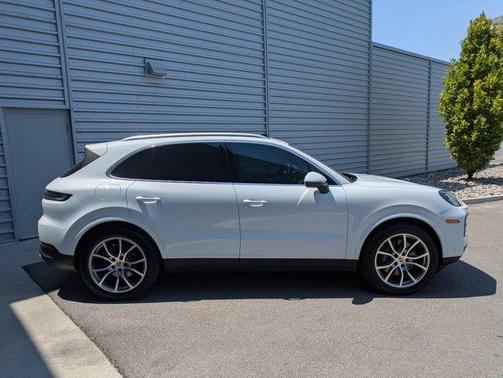 2024 Porsche Cayenne Base