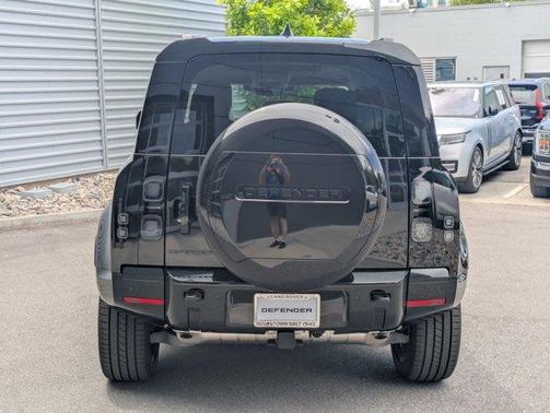 Santorini Black 2026 Land Rover Defender P400 X-Dynamic SE