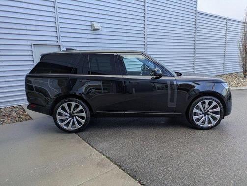 2026 Land Rover Range Rover P400 SE