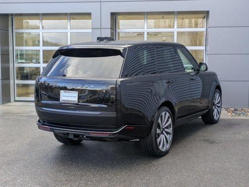 2026 Land Rover Range Rover P400 SE