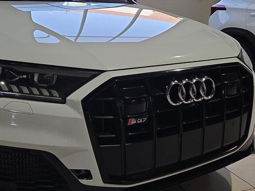 Glacier White Metallic 2021 Audi SQ7 4.0T Premium Plus