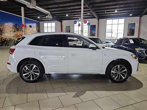 2024 Audi Q5 45 S line quattro Premium