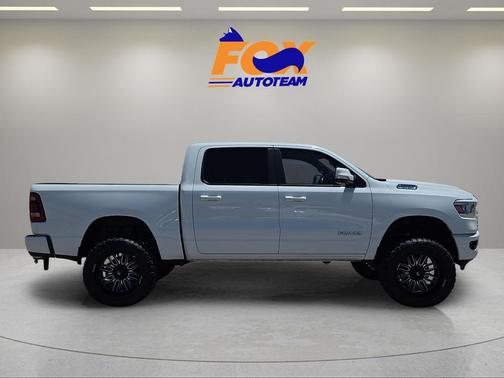 Bright White Clearcoat 2019 RAM 1500 Big Horn