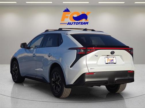 2026 Toyota bZ XLE PLUS