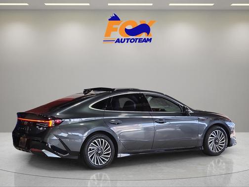 2024 Hyundai SONATA Hybrid Limited