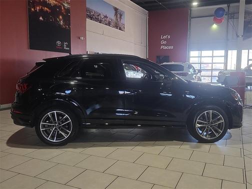 2023 Audi Q3 45 S line Premium