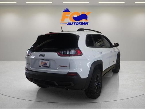 Bright White Clearcoat 2022 Jeep Cherokee Trailhawk