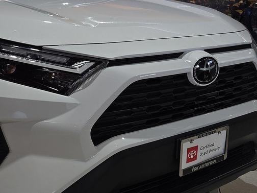 Ice 2024 Toyota RAV4 XLE