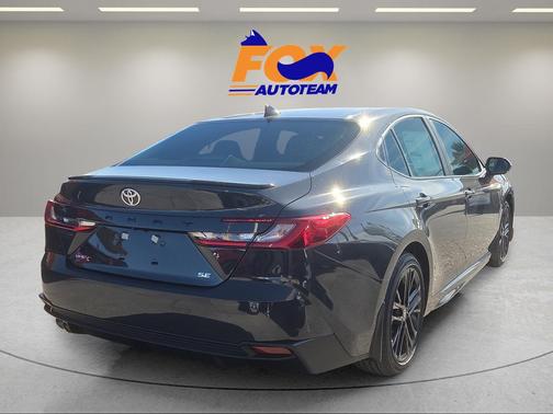 UNDERGROUND 2026 Toyota Camry SE