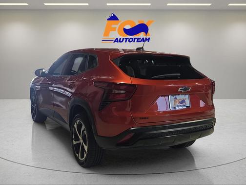 Cayenne Orange Metallic 2024 Chevrolet Trax 1RS