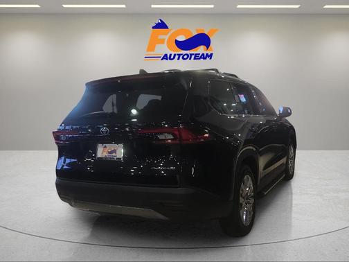 Midnight Black Metallic 2026 Toyota Grand Highlander
