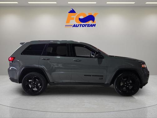 Sting Gray Clearcoat 2021 Jeep Grand Cherokee Laredo X