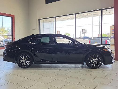 Midnight Black Metallic 2023 Toyota Camry SE