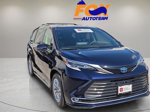 2023 Toyota Sienna Platinum 7 passenger