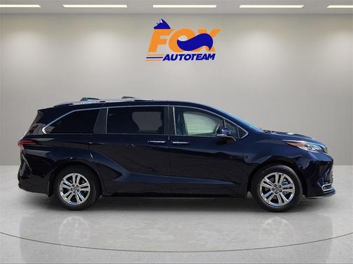 2023 Toyota Sienna Platinum 7 passenger