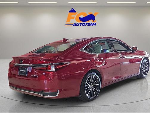 2025 Lexus ES 300h Base