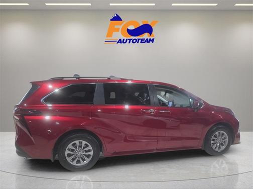 2023 Toyota Sienna XLE