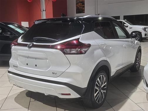 2022 Nissan Kicks SV