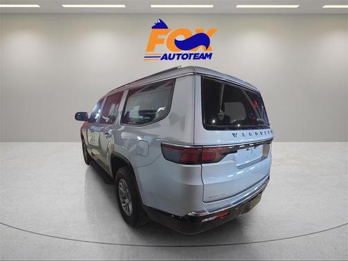 2023 Jeep Wagoneer Base