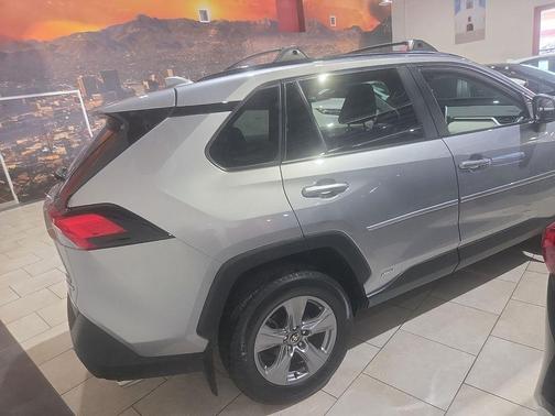 2023 Toyota RAV4 Hybrid XLE