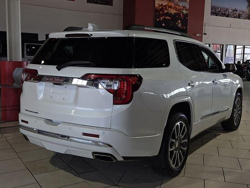 White Frost Tri-Coat 2021 GMC Acadia Denali
