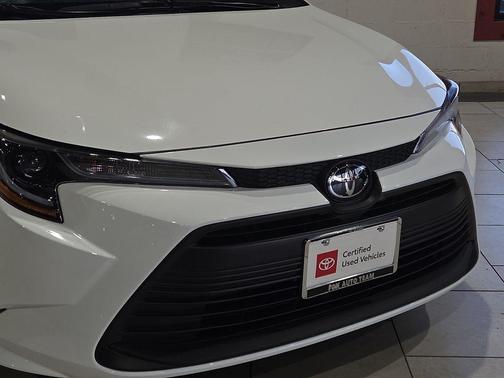 Ice 2026 Toyota Corolla LE