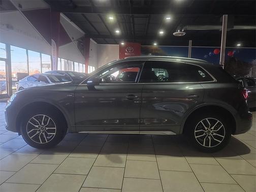 2023 Audi Q5 45 S line quattro Premium