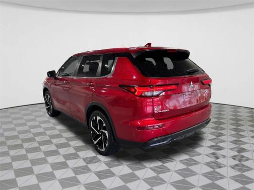 2022 Mitsubishi Outlander ES