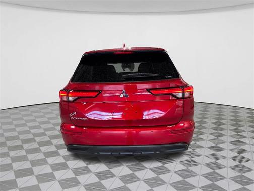 2022 Mitsubishi Outlander ES