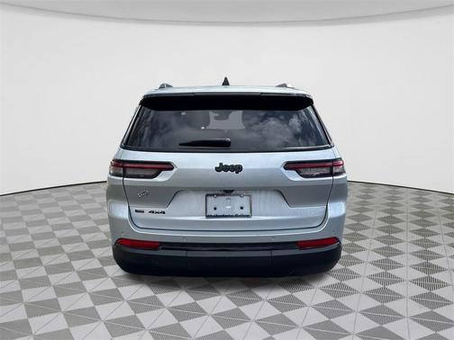 2021 Jeep Grand Cherokee L Laredo