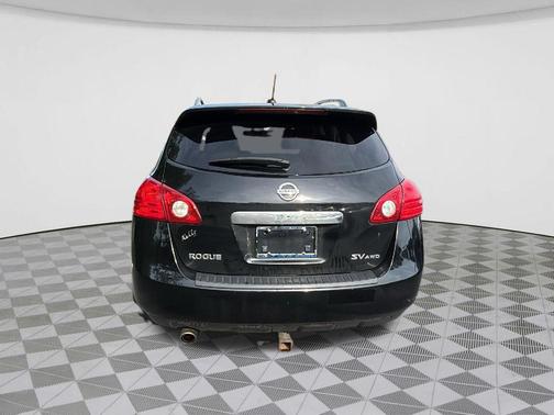 Super Black Metallic 2011 Nissan Rogue SV