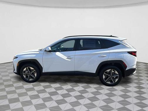 White Pearl 2026 Hyundai TUCSON SEL